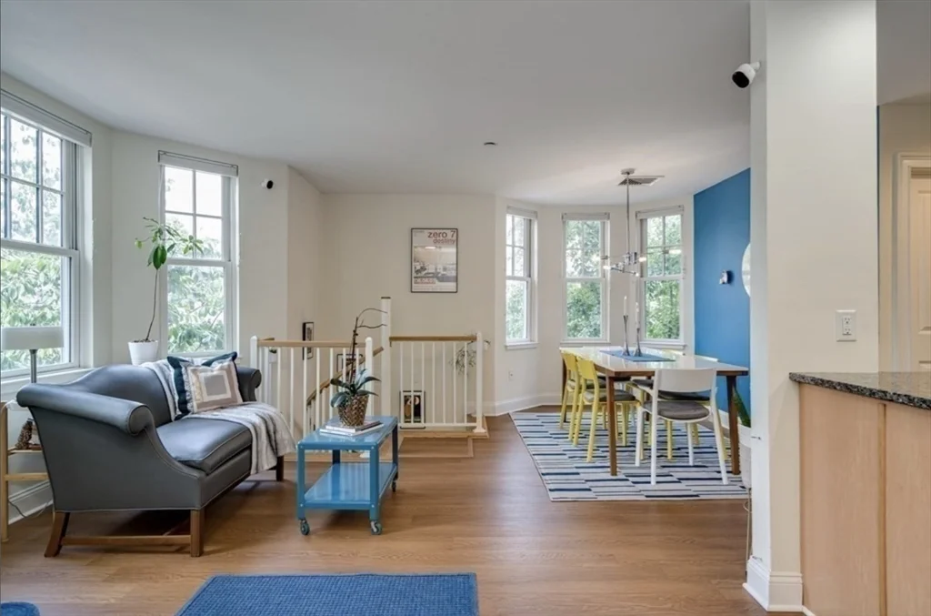2 bed, 2 bath apartment for rent at 4040 Washington St Unit 1A, Roslindale — photo 5 of 16