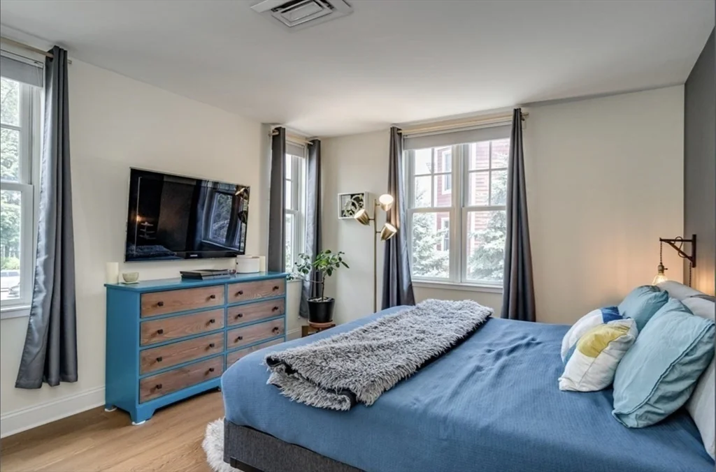 2 bed, 2 bath apartment for rent at 4040 Washington St Unit 1A, Roslindale — photo 8 of 16