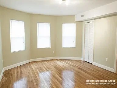3 bed, 1 bath apartment for rent at 4043 Washington St Unit 2, Jamaica Plain — photo 7 of 8