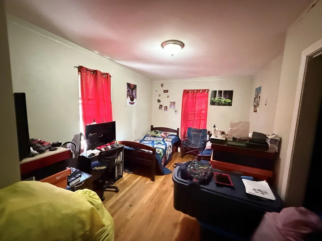 3 bed, 1 bath apartment for rent at 4043 Washington St Unit 3, Jamaica Plain — photo 7 of 11