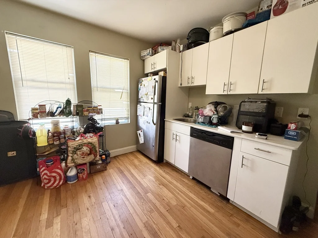 3 bed, 1 bath apartment for rent at 4043 Washington St Unit 3, Jamaica Plain — photo 2 of 11