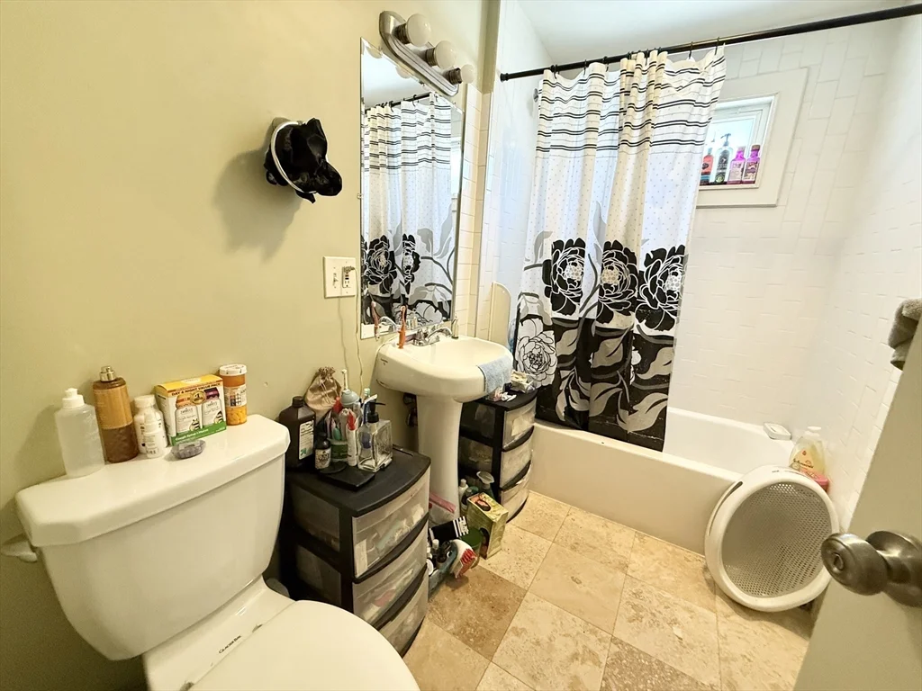 3 bed, 1 bath apartment for rent at 4043 Washington St Unit 3, Jamaica Plain — photo 10 of 11