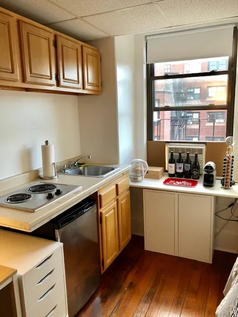 Studio bed, 1 bath apartment for rent at 405 Beacon St Unit 12, Back Bay — photo 3 of 5