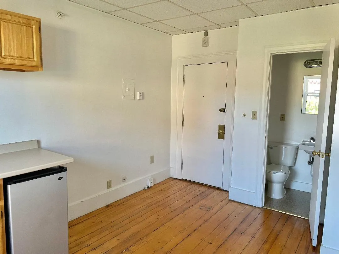 Studio bed, 1 bath apartment for rent at 405 Beacon St Unit 15, Back Bay — photo 2 of 4