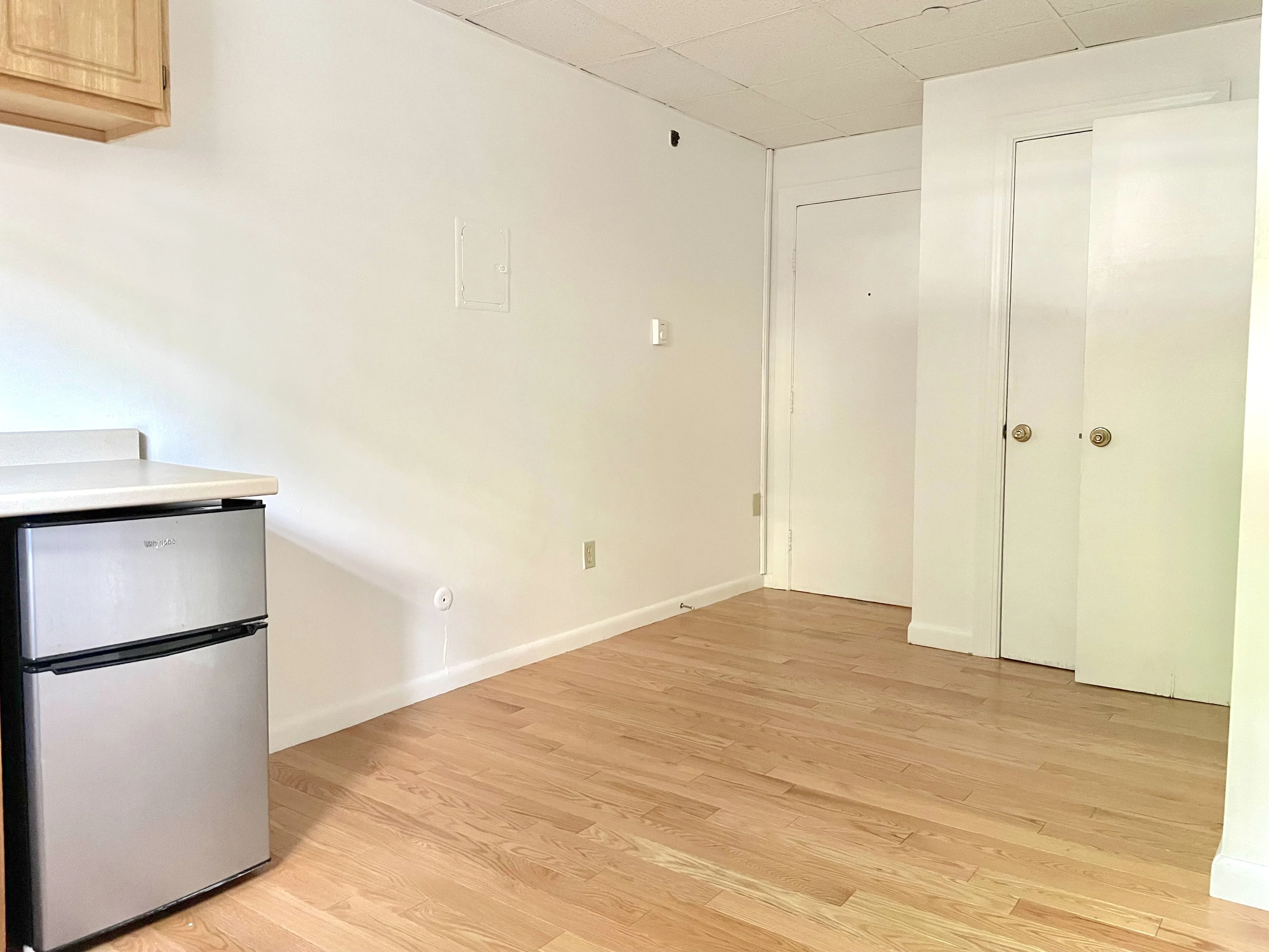 Studio bed, 1 bath apartment for rent at 405 Beacon St Unit 1A, Back Bay — photo 3 of 5