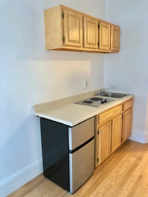 Studio bed, 1 bath apartment for rent at 405 Beacon St Unit 2, Back Bay — photo 3 of 4