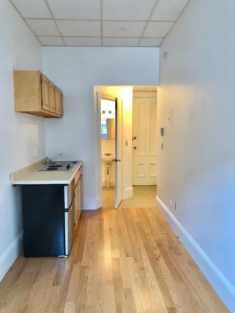 Studio bed, 1 bath apartment for rent at 405 Beacon St Unit 2, Back Bay — photo 1 of 4
