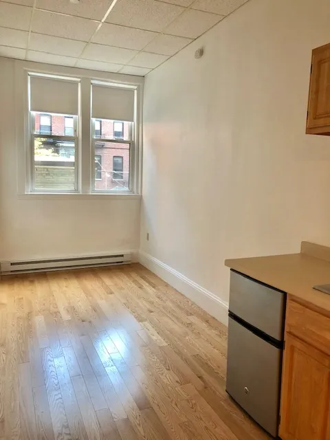 Studio bed, 1 bath apartment for rent at 405 Beacon St Unit 2, Back Bay — photo 2 of 4