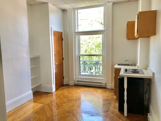Studio bed, 1 bath apartment for rent at 405 Beacon St Unit 6, Back Bay — photo 2 of 7