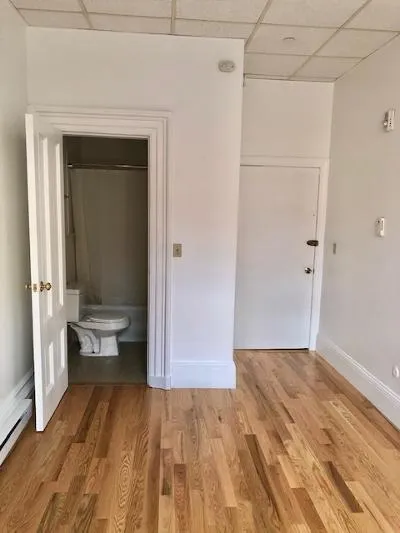 Studio bed, 1 bath apartment for rent at 405 Beacon St Unit 7, Back Bay — photo 2 of 6