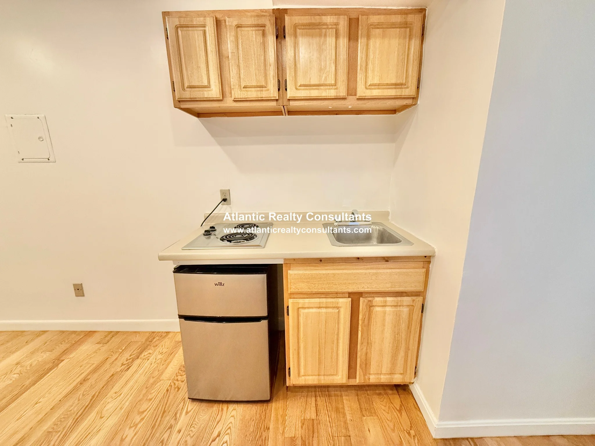 Studio bed, 1 bath apartment for rent at 405 Beacon St Unit B, Back Bay — photo 4 of 7