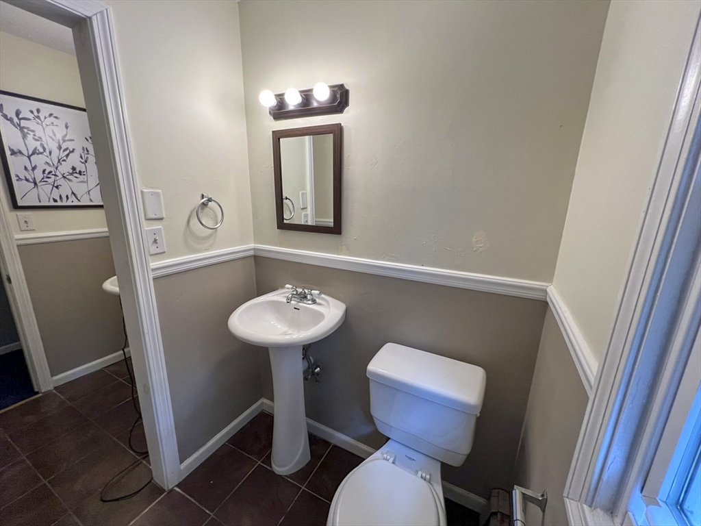 5 bed, 2 bath apartment for rent at 405 Cherry St, Bridgewater — photo 23 of 30