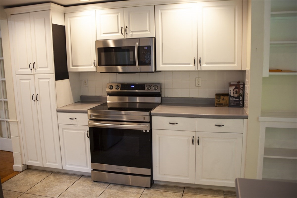 5 bed, 2 bath apartment for rent at 405 Cherry St, Bridgewater — photo 6 of 30