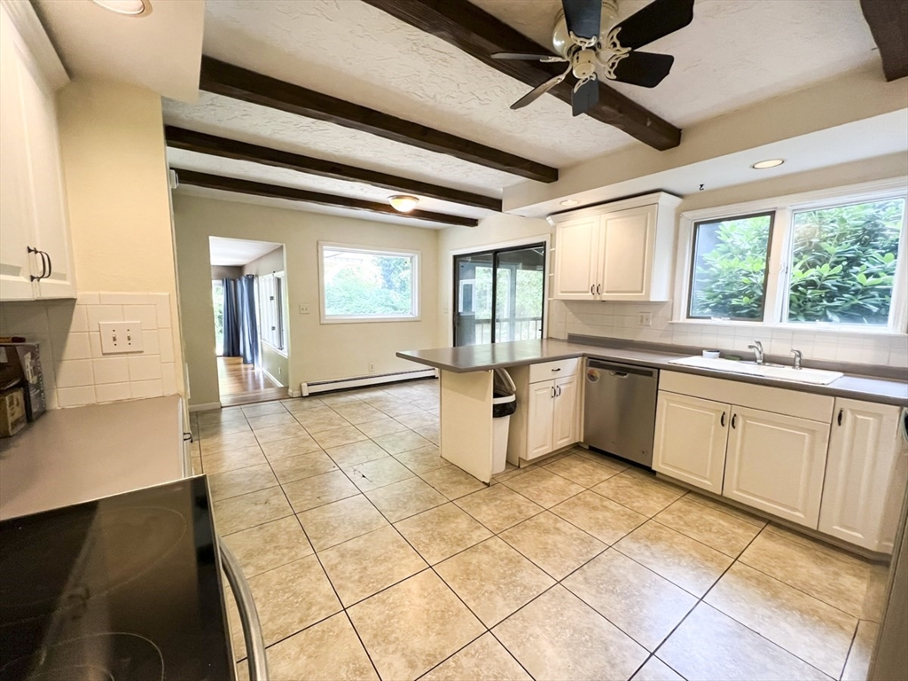 5 bed, 2 bath apartment for rent at 405 Cherry St, Bridgewater — photo 3 of 30