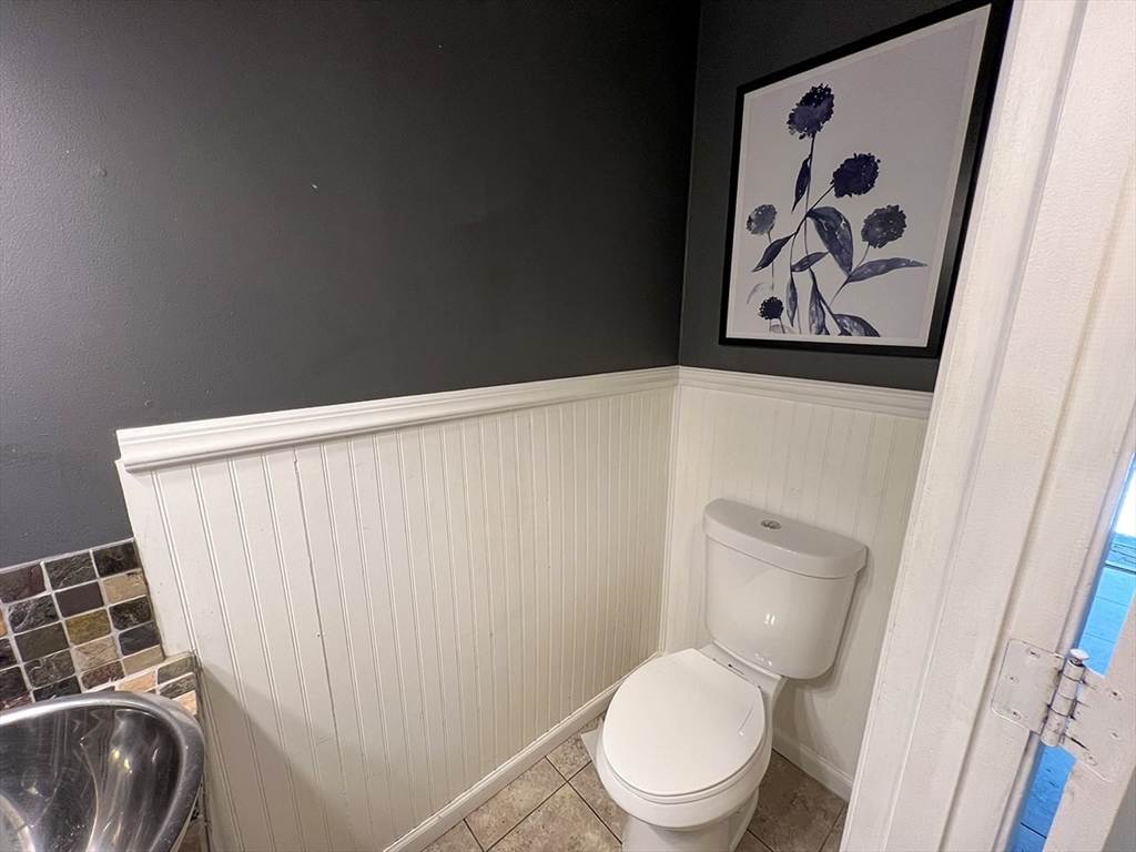 5 bed, 2 bath apartment for rent at 405 Cherry St, Bridgewater — photo 12 of 30