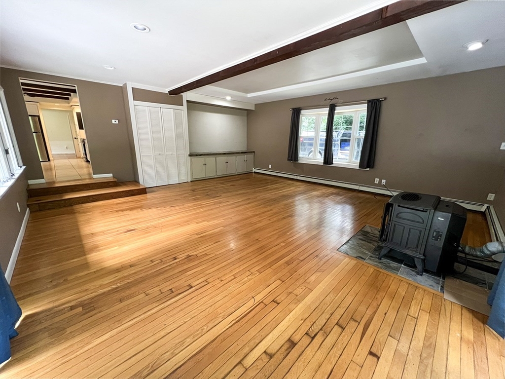 5 bed, 2 bath apartment for rent at 405 Cherry St, Bridgewater — photo 13 of 30
