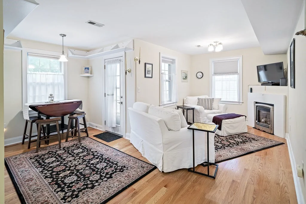 2 bed, 2 bath apartment for rent at 405 E 3rd St Unit 2, South Boston — photo 1 of 18