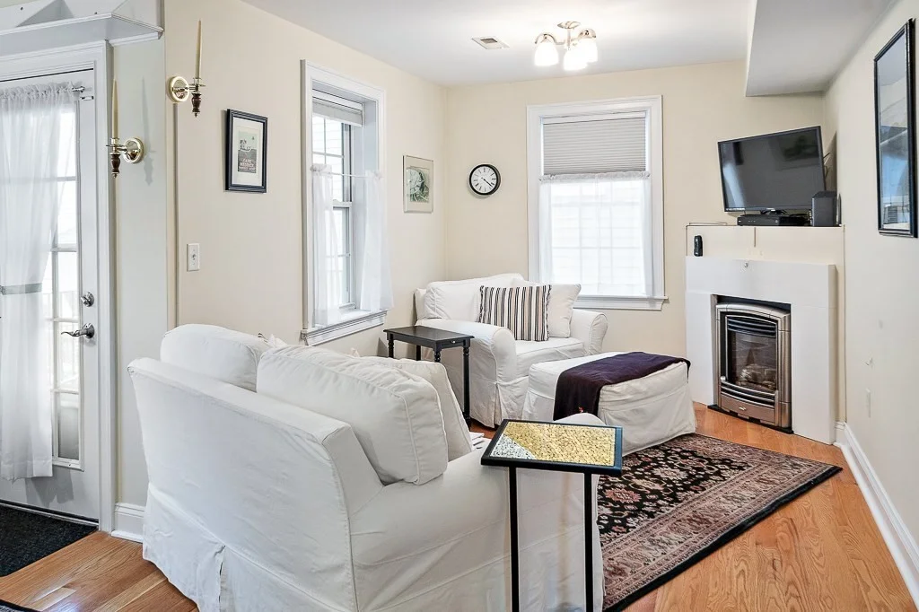 2 bed, 2 bath apartment for rent at 405 E 3rd St Unit 2, South Boston — photo 2 of 18