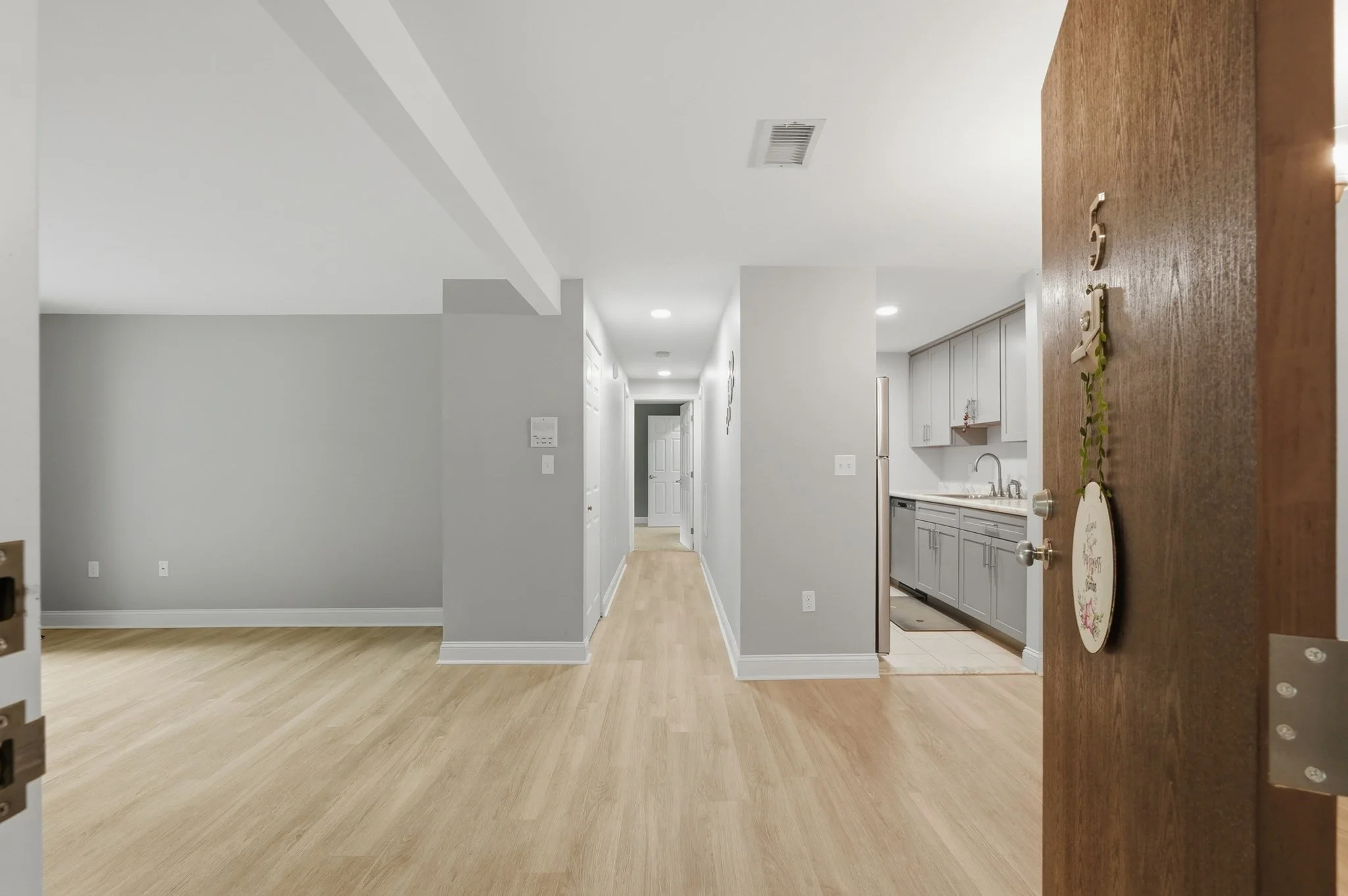 2 bed, 1 bath apartment for rent at 405 Franklin Crossing Rd Unit 405, Franklin — photo 1 of 19