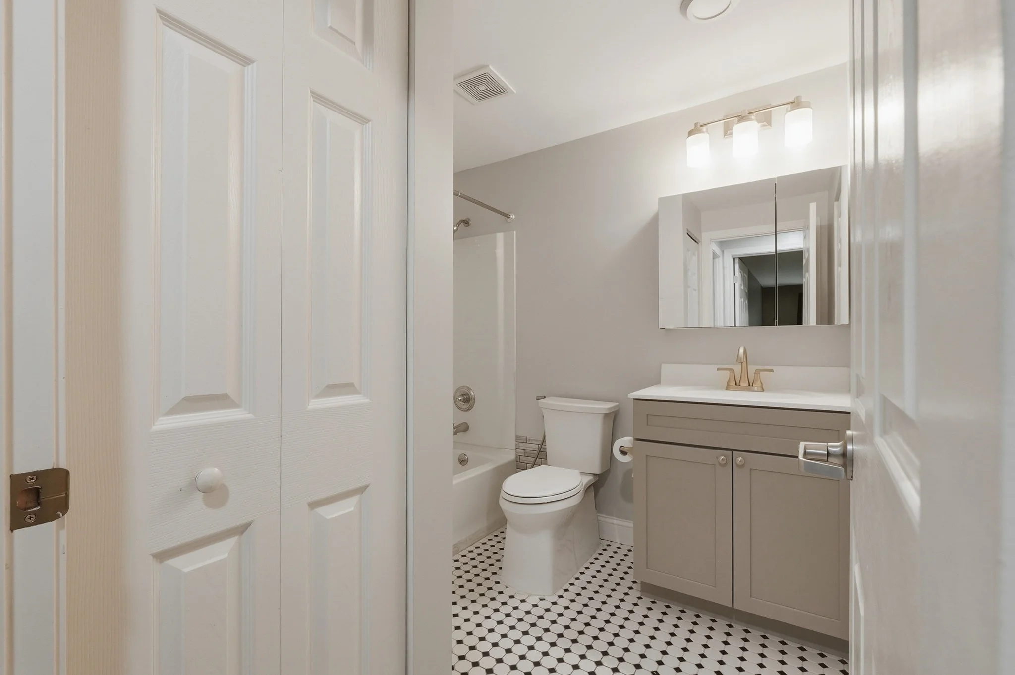 2 bed, 1 bath apartment for rent at 405 Franklin Crossing Rd Unit 405, Franklin — photo 12 of 19