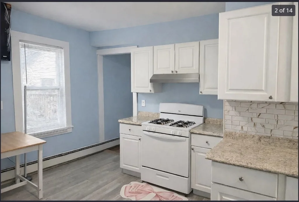 2 bed, 1 bath apartment for rent at 405 Lakeview Ave Unit 2, Lowell — photo 2 of 14
