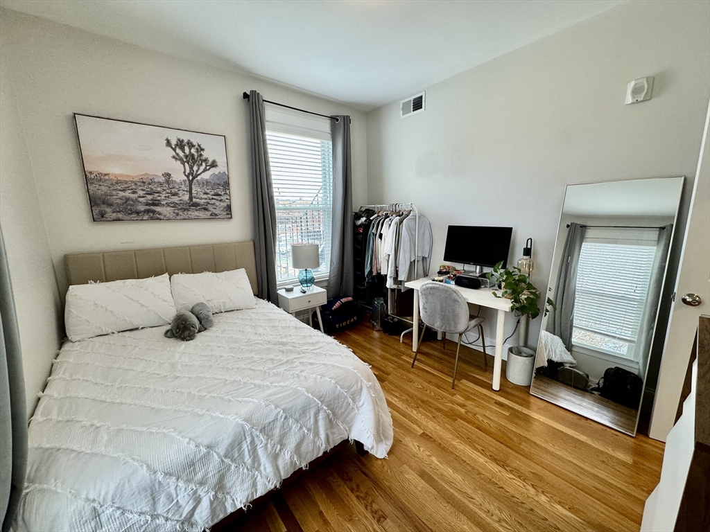 1 bed, 1 bath apartment for rent at 405 South Huntington Ave Unit 2R, Jamaica Plain — photo 6 of 20