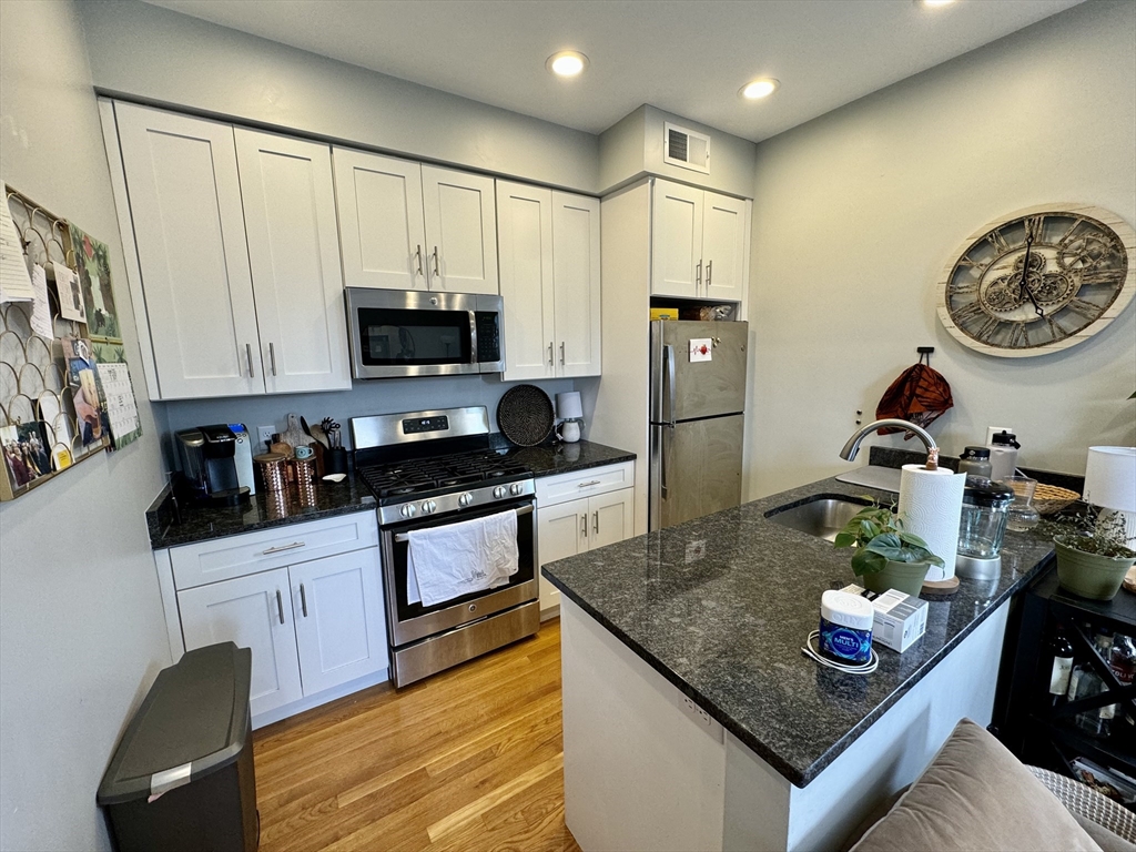 1 bed, 1 bath apartment for rent at 405 South Huntington Ave Unit 2R, Jamaica Plain — photo 1 of 20