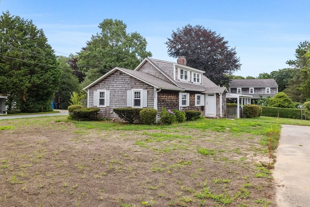 5 bed, 2 bath apartment for rent at 405 Sandwich Rd, East Falmouth — photo 3 of 7