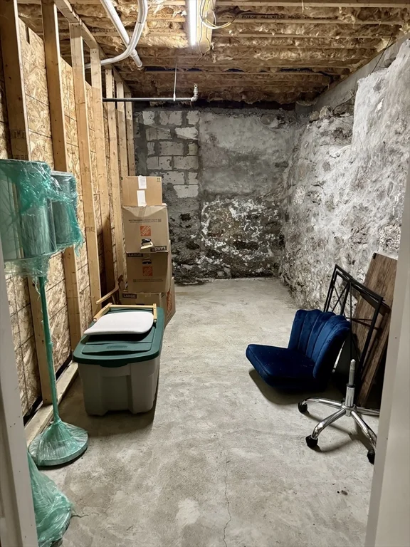 Studio bed, 1 bath apartment for rent at 405 South Huntington Ave Unit 1Rear, Jamaica Plain — photo 8 of 9