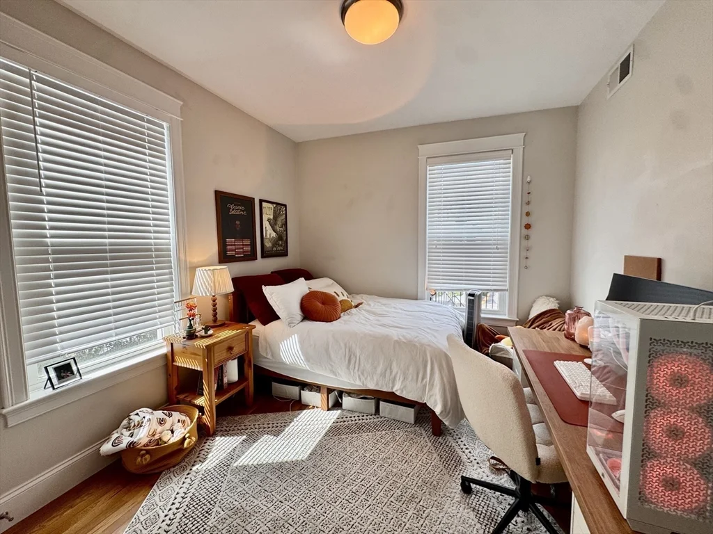 1 bed, 1 bath apartment for rent at 405 South Huntington Ave Unit 2R, Jamaica Plain — photo 6 of 12