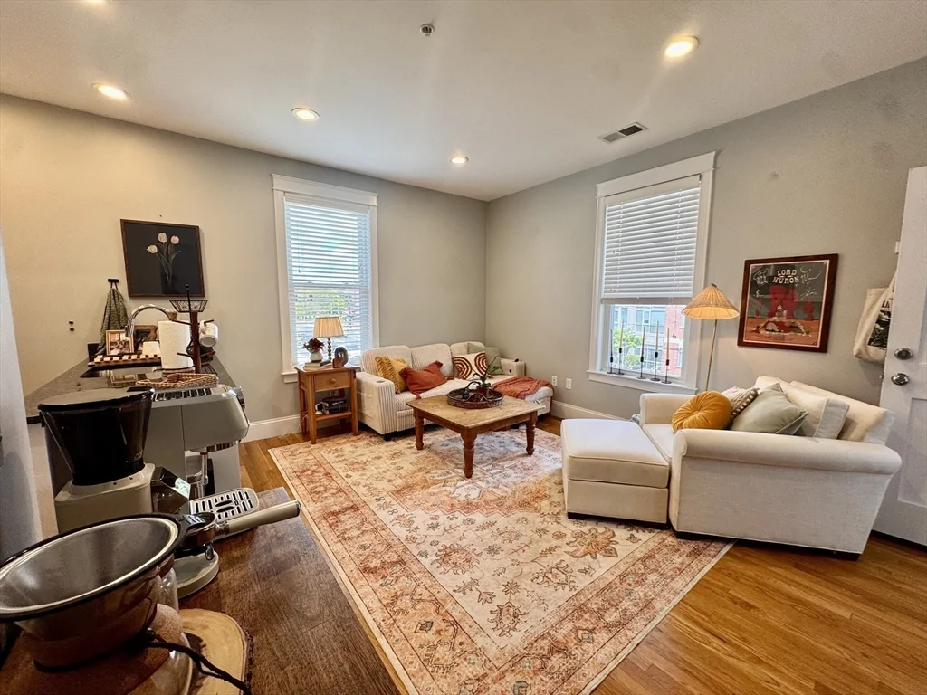 1 bed, 1 bath apartment for rent at 405 South Huntington Ave Unit 2R, Jamaica Plain — photo 4 of 12