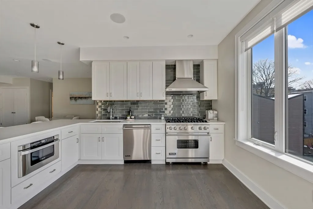2 bed, 2 bath apartment for rent at 405 West First Unit 303, South Boston — photo 3 of 11