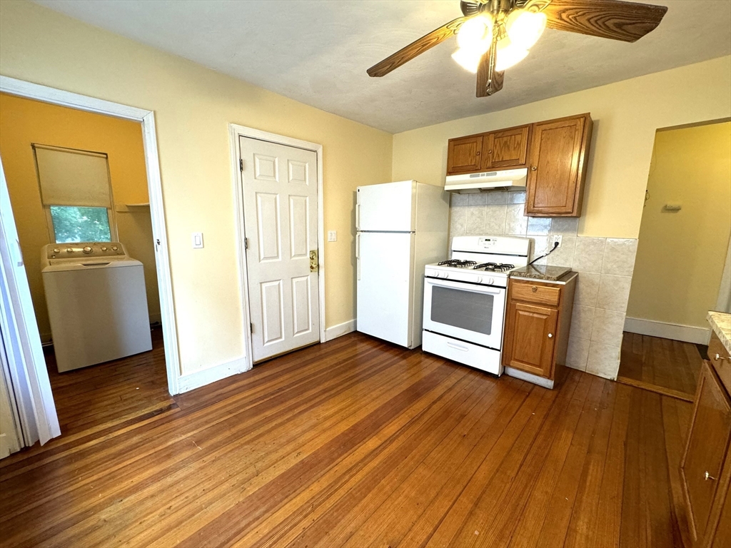 2 bed, 1 bath apartment for rent at 4057 Washington St Unit 2, Roslindale — photo 2 of 26