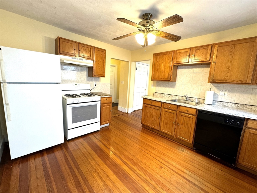 2 bed, 1 bath apartment for rent at 4057 Washington St Unit 2, Roslindale — photo 1 of 26