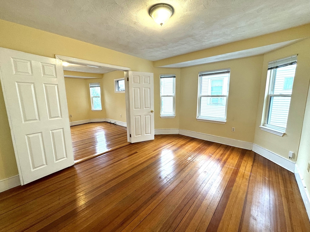 2 bed, 1 bath apartment for rent at 4057 Washington St Unit 2, Roslindale — photo 3 of 26