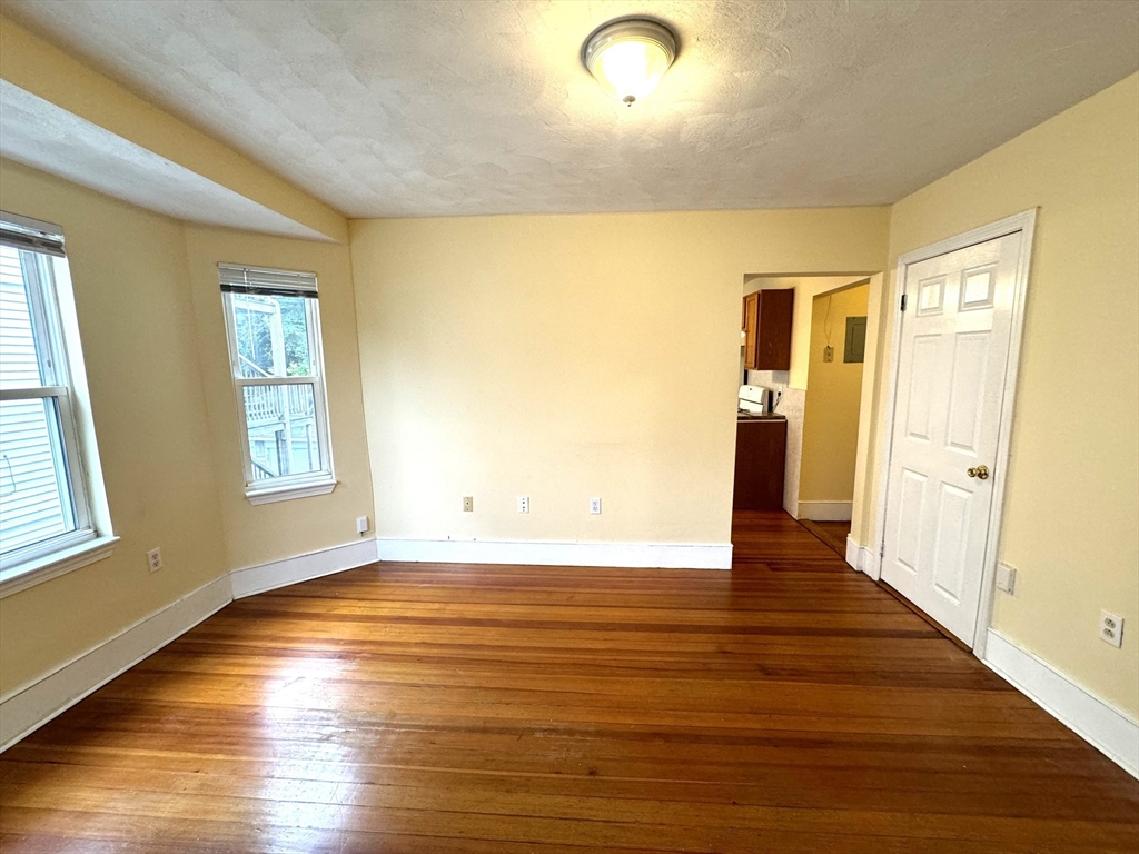 2 bed, 1 bath apartment for rent at 4057 Washington St Unit 2, Roslindale — photo 8 of 26