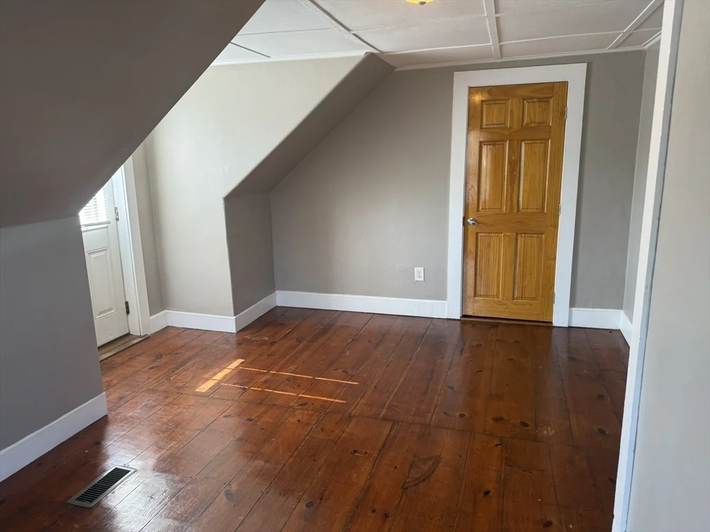 4 bed, 1 bath apartment for rent at 406-408 Court St Unit 406, Plymouth — photo 21 of 21