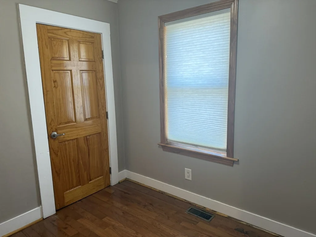 4 bed, 1 bath apartment for rent at 406-408 Court St Unit 406, Plymouth — photo 15 of 21