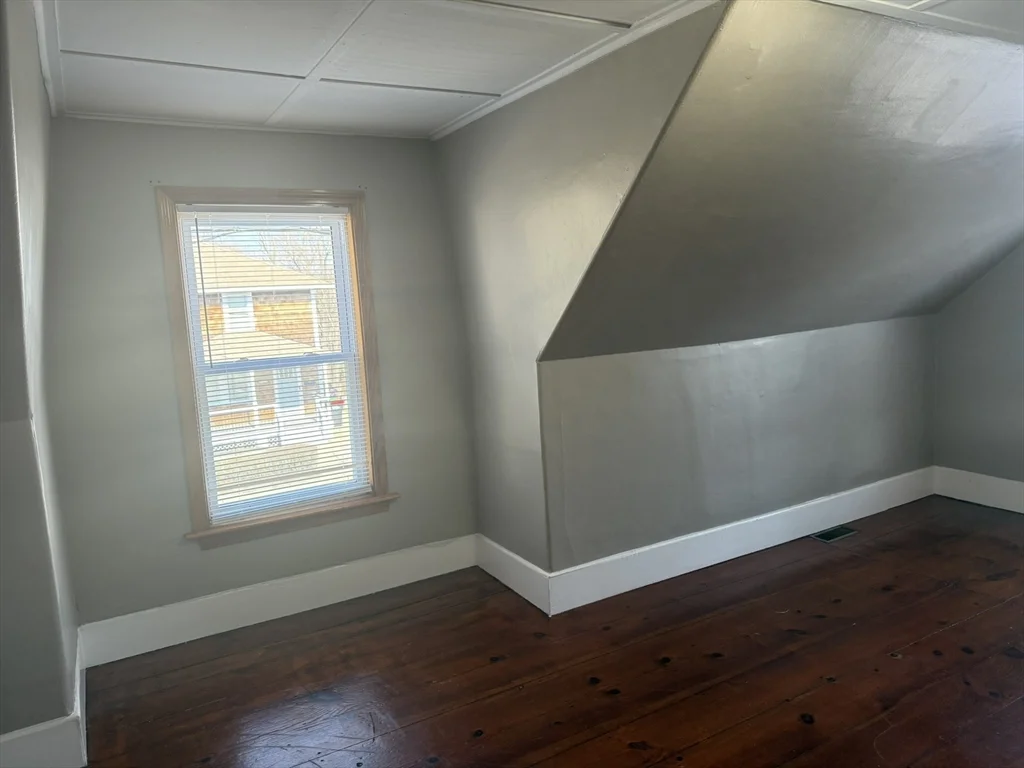4 bed, 1 bath apartment for rent at 406-408 Court St Unit 406, Plymouth — photo 18 of 21