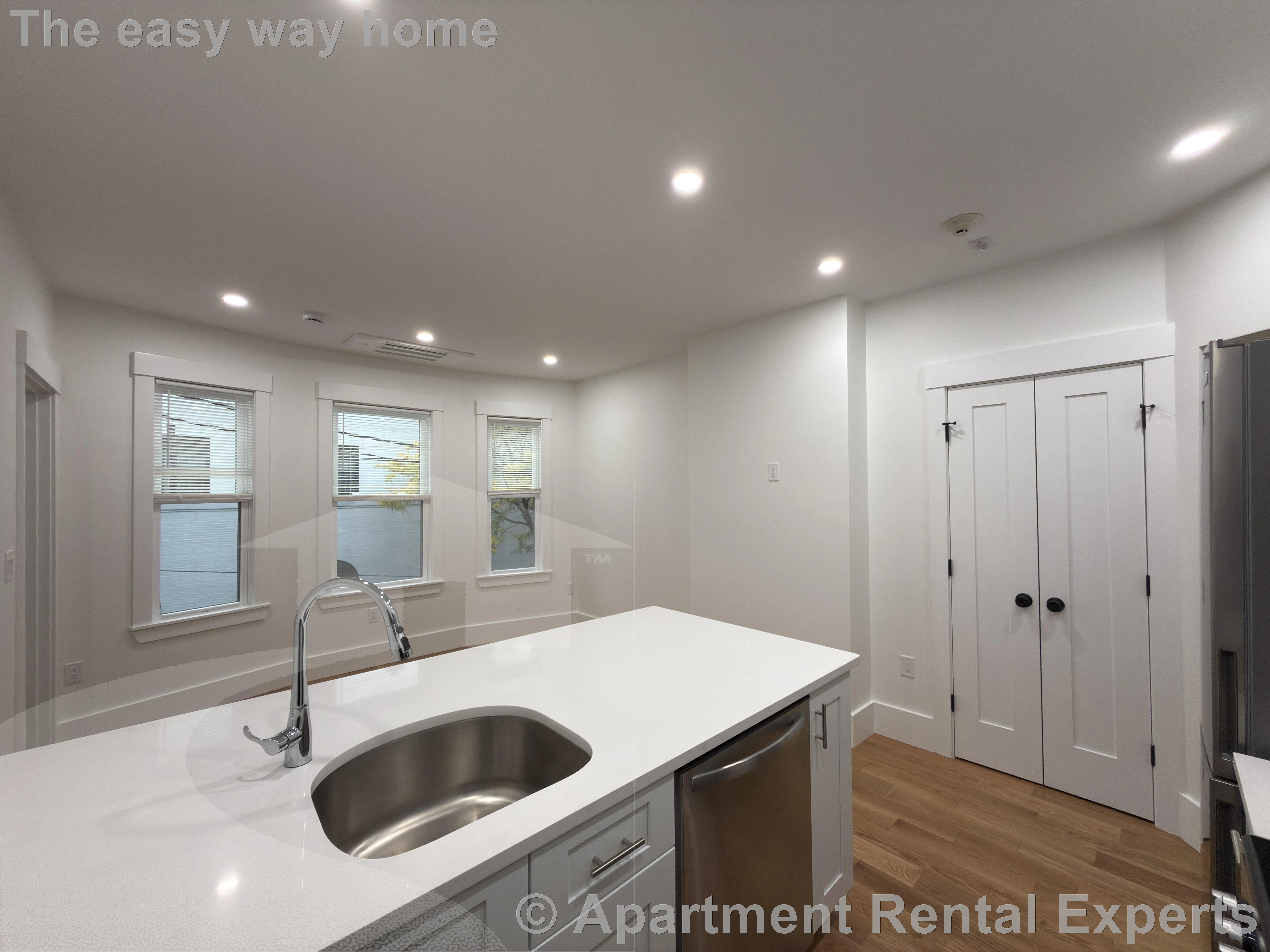 3 bed, 2 bath apartment for rent at 406 Columbia St Unit 1, Central Square — photo 5 of 27