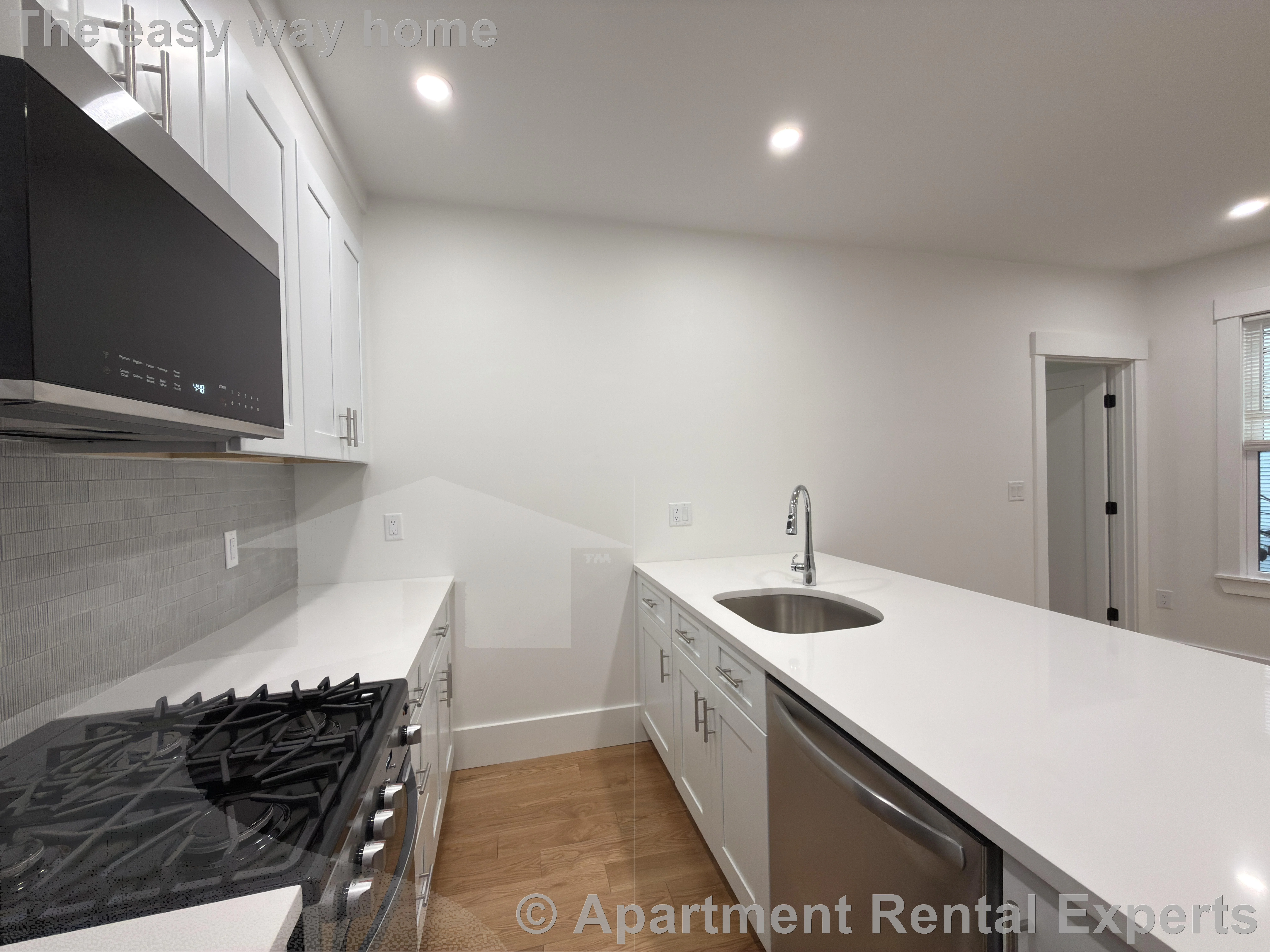 3 bed, 2 bath apartment for rent at 406 Columbia St Unit 1, Central Square — photo 4 of 27