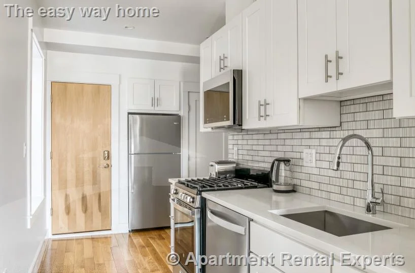 3 bed, 2 bath apartment for rent at 406 Columbia St Unit 3, Central Square — photo 14 of 16
