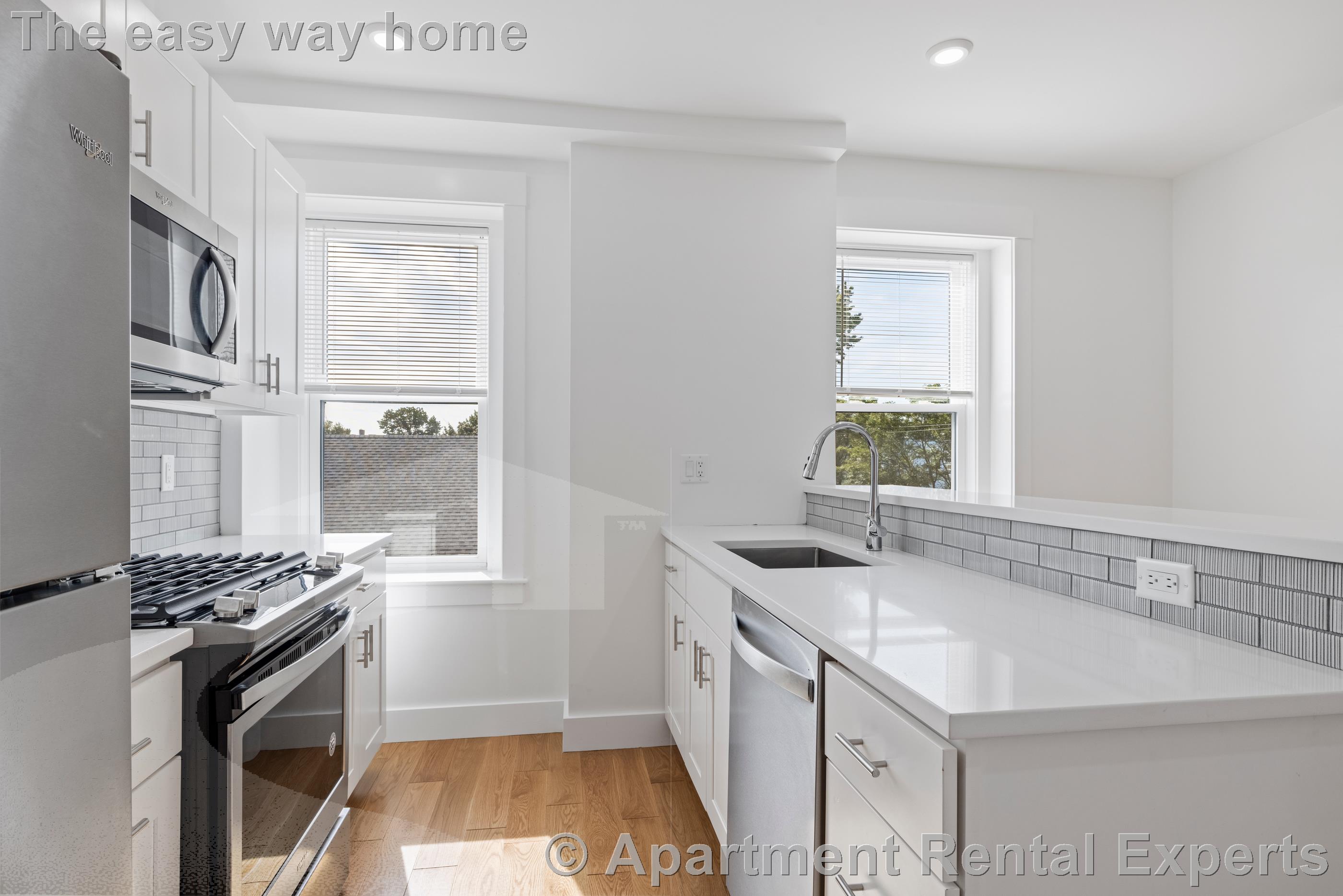 3 bed, 2 bath apartment for rent at 406 Columbia St Unit 4, Central Square — photo 3 of 21