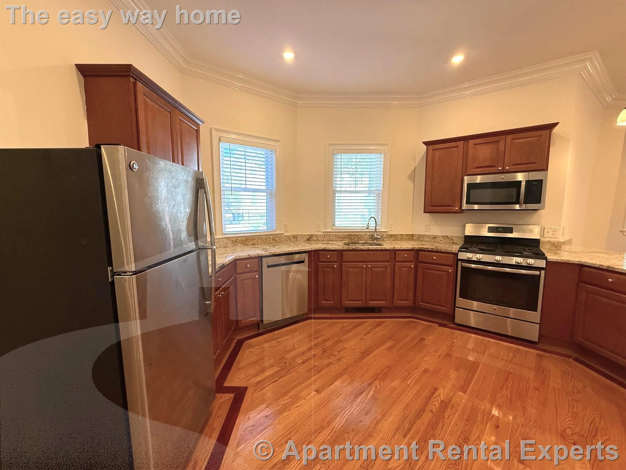 3 bed, 2 bath apartment for rent at 406 Medford St Unit 1, Winter Hill — photo 2 of 19