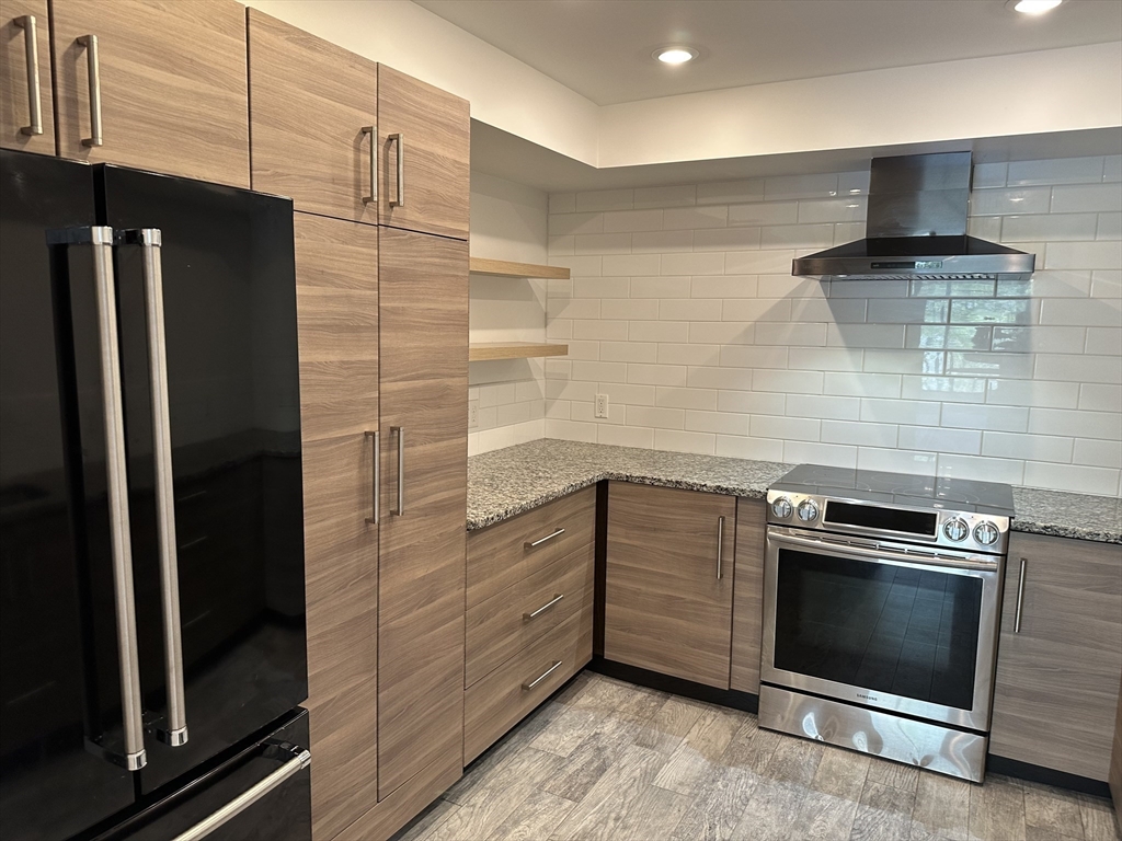 1 bed, 1 bath apartment for rent at 406 Paradise Rd Unit 1N, Swampscott — photo 4 of 36