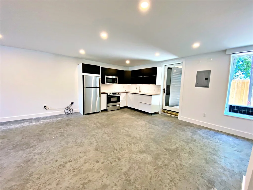 1 bed, 1 bath apartment for rent at 406 Sumner St Unit 1, East Boston — photo 5 of 13