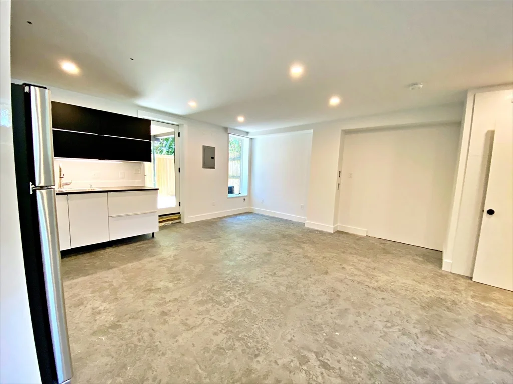 1 bed, 1 bath apartment for rent at 406 Sumner St Unit 1, East Boston — photo 11 of 13