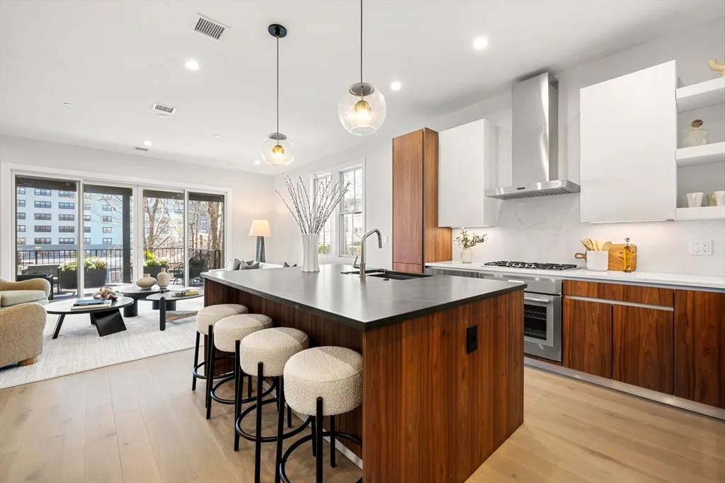4 bed, 3.5 bath apartment for rent at 407 East 7th St Unit 1, South Boston