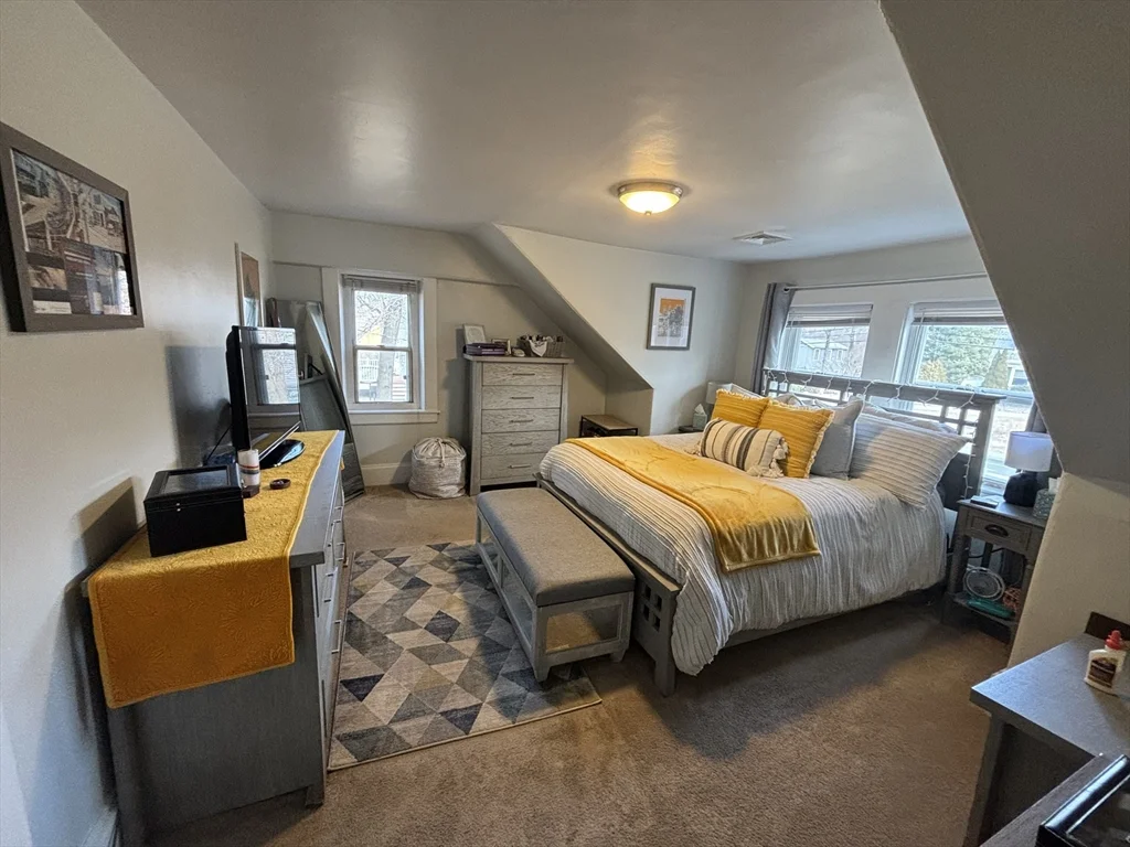 1 bed, 1 bath apartment for rent at 407 Front St Unit 2, Weymouth — photo 1 of 5
