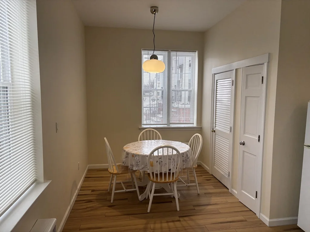 1 bed, 1 bath apartment for rent at 407 Main St Unit A, Medford — photo 5 of 5
